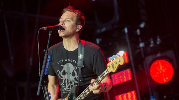 Mark Hoppus, Bassist und Sänger der Band „Blink-182“, beim Musikfestival Hurricane.