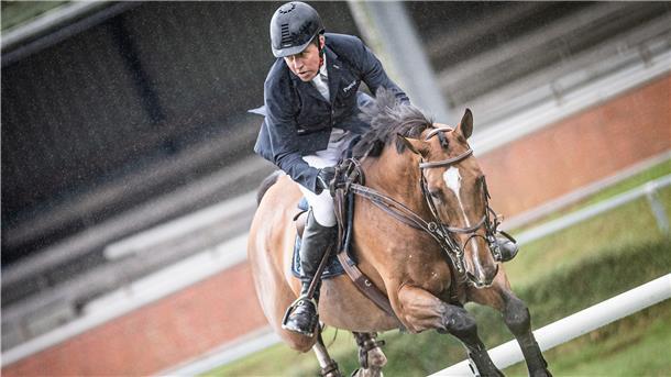 Dressur-Elite drängt in Elmlohe in den Vordergrund Markus Beerbaum auf Jamaica van Kojakhoeve in der Springprüfung Klasse S** Große Tour bei den Elmloher Springtagen 2020.