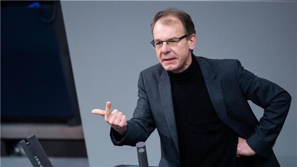 Grüne kritisieren Debatte um Rente mit 63 Markus Kurth verweist darauf, dass es attraktive monetäre Anreize für ältere Erwerbstätige gibt.