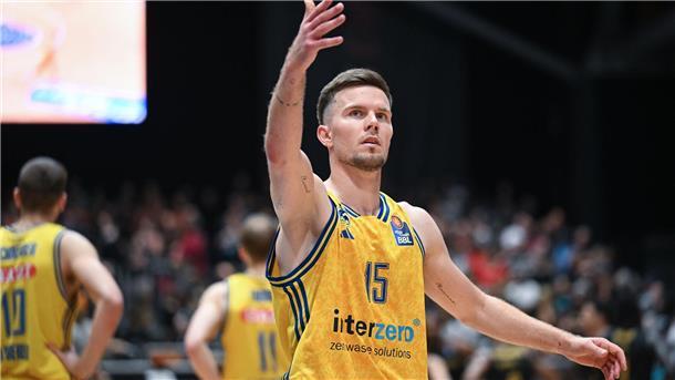Alba Berlin feiert ersten Euroleague-Sieg Martin Hermannsson führte sein Team zum ersten Euroleague-Sieg.