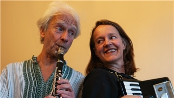 Martin Kratzsch und Susanne Sasse bilden das Duo Sol Sayn Gelebt. Es ist am 22. November in Seefeld zu Gast.