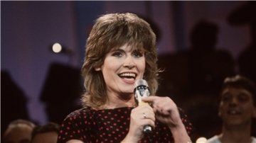 Mary Roos 1984 bei der deutschen Vorentscheidung für den Grand Prix d‘ Eurovision de la Chanson.