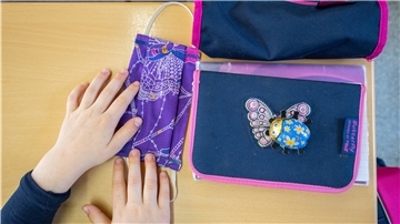 Masken in der Schule? Im Land Bremen ist das zum jetzigen Zeitpunkt zumindest noch nicht vorgesehen, in Niedersachsen schon.