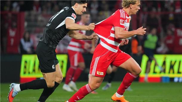Video-Schiri kassiert Tore ein: Union gegen Freiburg 0:0 Matanovic (l.) bremst Querfeld (r.) mit unerlaubten Mitteln.