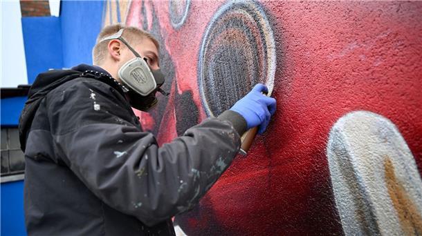 Traumjob Graffiti-Sprayer Mathias Oppen bekommt viele Aufträge als Sprayer.