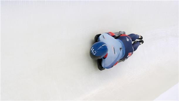 Matt Weston aus Großbritannien fuhr im dritten von vier WM-Läufen Bahnrekord.