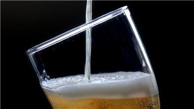 Matthias Brandt und Patrick Krause aus Wohnste im Kreis Rotenburg sind Bierbrauer aus Leidenschaft. „Wohnster Plumb“ heißt das von ihnen auf den Markt gebrachte Getränk.