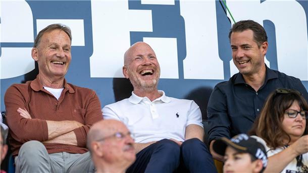 Sammer schließt Rückkehr als Trainer aus Matthias Sammer (M) will nur noch im Hintergrund arbeiten.