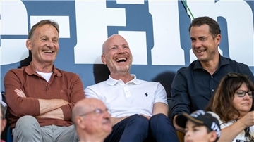 Matthias Sammer (M) will nur noch im Hintergrund arbeiten.