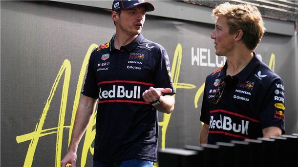 Max Verstappen (l) hat ein Problem mit Liam Lawsons Absetzung.
