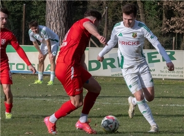 Maxi Köhnken (rechts) erzielte zu Beginn der zweiten Halbzeit das wichtige 1:0 für sein Team.