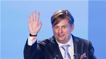 Maximilian Krah bei seiner Vorstellungsrede als AfD-Spitzenkandidat für die Europawahl der AfD Europawahlversammlung in der Messe Magdeburg.