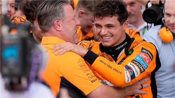 Vorfahrt für Lando Norris: McLaren im Teamorder-Dilemma McLaren-Boss Zak Brown (l) war bislang gegen eine Teamorder zugunsten von Lando Norris.