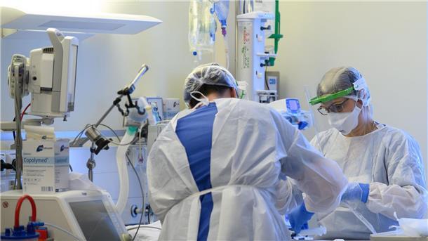 WHO-Pandemievertrag soll künftiges Chaos verhindern Medizinisches Personal soll bei einer Pandemie weltweit als Erstes versorgt werden (Archivbild)