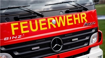 Mehr als 100 Feuerwehrleute waren in Barnstorf im Einsatz, um den Brand eines Stalls einzudämmen. (Symbolbild)