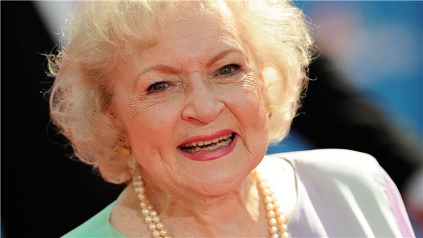 Andenken an TV-Ikone Betty White in den USA versteigert Mehr als 1000 Stücke aus dem Nachlass von Betty White wurden zu teuren Preisen versteigert.