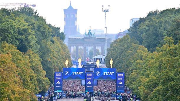 Mehr als 55.000 Läuferinnen und Läufer hatten sich für den Berlin-Marathon angemeldet.