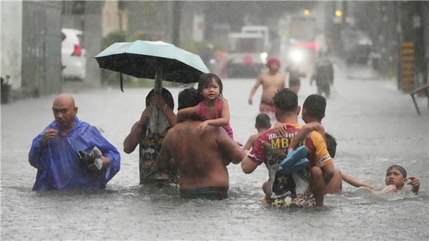Sturm „Wipha“: Tote auf den Philippinen - Sorge in Vietnam Mehr als eine Million Menschen sind von den Überschwemmungen auf den Philippinen betroffen.