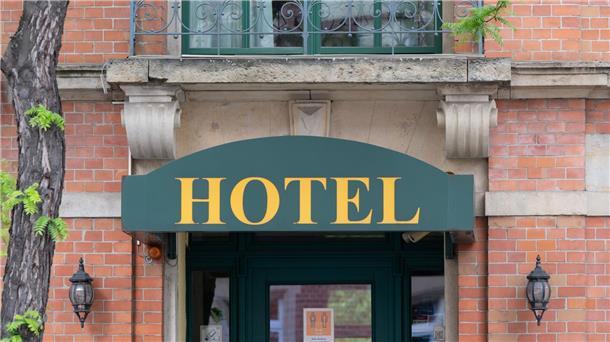 Inlandstourismus im Januar weiter auf Erholungskurs Mehr Gäste als vor einem Jahr, weniger als vor Corona: So lautet das Fazit der Hotels und anderer Beherbergungsbetriebe in Deutschland für Januar 2023.