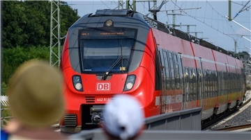 Mehr Sicherheitskontrollen sollen bei der Bahn Sabotageakten entgegenwirken.