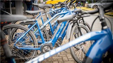 Mein Schiff von Tui Cruises bietet jetzt auch E-Bike-Touren für Kreuzfahrer am Columbus Cruise Center an.