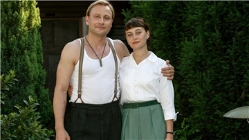Mercedes Müller und Max Riemelt beim Drehstart.
