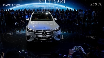 Mercedes stellt neues E-Auto vor (Foto-aktuell).