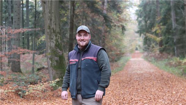 Merlin Reuter ist Förster und seit 2020 Revierleiter im Hepstedter Ummel.