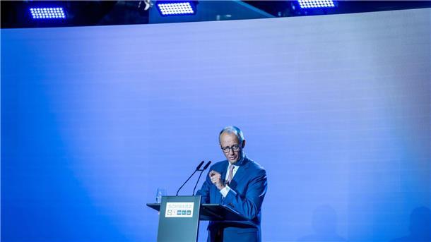Merz positioniert sich nun deutlich gegen das Verbrenner-Aus.