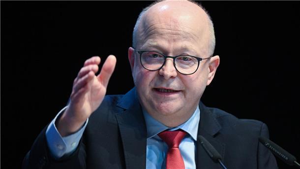 Michael Theurer ist Beauftragter der Bundesregierung für den Schienenverkehr.