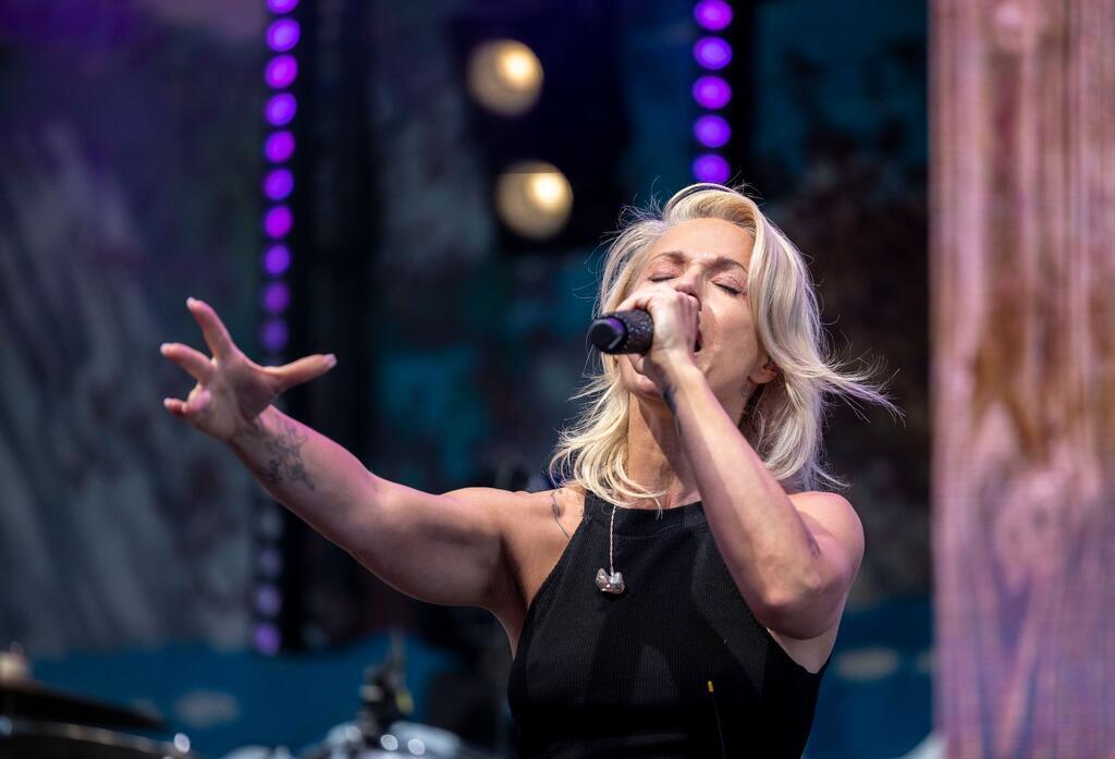 Michelle:  „Der liebe Gott hat mir eine Stimme mitgegeben, die kein anderer hat. Man hasst oder liebt sie.“
