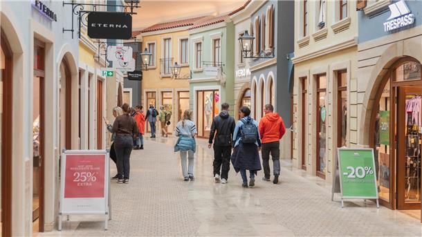 Mieterwechsel im Outlet Bremerhaven: Ein Geschäft geht, ein anderes kommt. Der neue Laden ist besonders für Familien interessant.