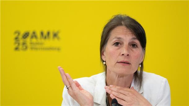 Niedersachsen will Bodenmarkt gerechter machen Ministerin Staudte will Spekulationen mit ländlichem Grund und Boden entgegenwirken. (Archivbild)