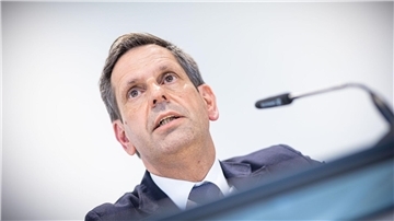 Ministerpräsident Lies setzt auf Zusammenarbeit von Staat, Gesellschaft und Wirtschaft. (Archivbild)