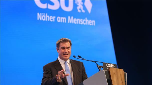 Die CSU auf dem Weg in Söders Schicksalsjahr Ministerpräsident Markus Söder spricht beim CSU-Parteitag in Augsburg.