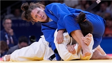 Miriam Butkereit (oben) holt in Paris die erste Medaille für das deutsche Judo-Team.