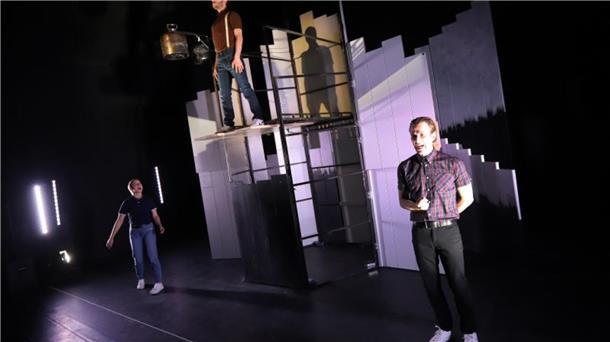 Mit dem Gastspiel der Burghofbühne Dinslaken endet die jahrzehntelange Tradition des städtischen Theaterprogramms in der Friedeburg.
