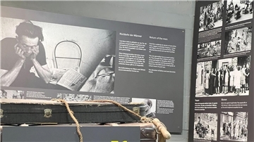 Mit der neuen Ausstellung „Deutschland 1945 - heute“ begibt sich der Berliner Story Bunker auf die Spuren der deutschen Geschichte nach dem Zweiten Weltkrieg.