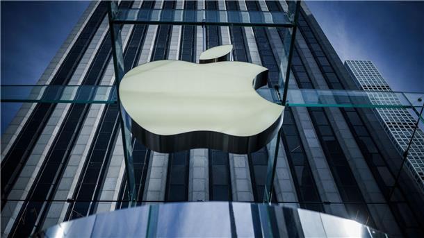 Apple ermöglicht Installation von iPhone-Apps übers Web Mit der neuen Web-Option gibt Apple die Softwaredistribution nicht komplett frei. Alle Apps müssen laut dem Konzern bestimmte Kriterien erfüllen und sich zu laufenden Anforderungen verpflichten, die dem Schutz der Nutzer dienen.