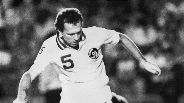 Allianz Arena künftig am Franz-Beckenbauer-Platz 5 Mit der Nummer 5 wurde Beckenbauer zur Fußball-Legende.