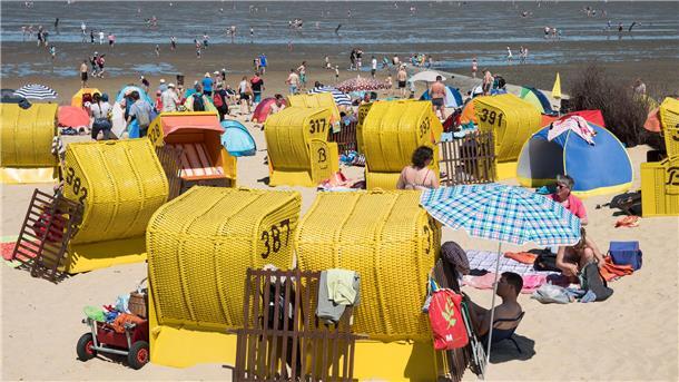 Stimmung in der norddeutschen Tourismusbranche verschlechtert sich Strandkörbe an der Nordsee