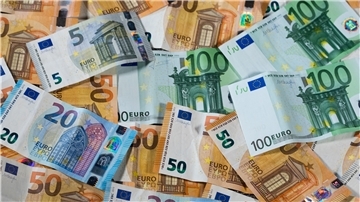 Mit derartigem Kleingeld gibt man sich in der Stadt Zeven derzeit gar nicht erst ab. Die Einnahmen der Kommune aus der Gewerbesteuer sind im vergangenen Jahr durch einen Sondereffekt exponentiell auf 61 Millionen Euro gestiegen.