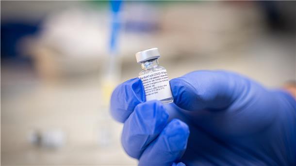 Mit diesem Impfstoff werden die Bürger durch die mobilen Impfteams versorgt werden. Der Landkreis und die Kommunen im Cuxland bereiten Termine und Örtlichkeiten vor.