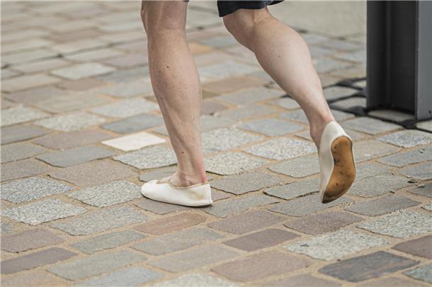 Schuhe einer Frau. 