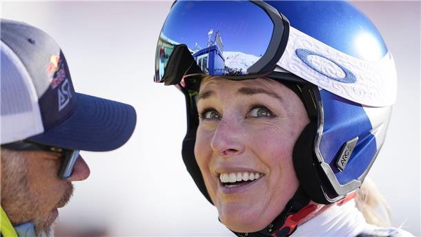 Mit einen glücklichen Lächeln reagiert Lindsey Vonn auf ihr Weltcup-Comeback.