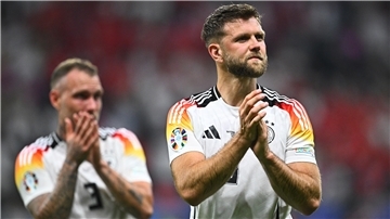 Mit einer gelungenen Aktion sorgten David Raum (links) und Niclas Füllkrug dafür, dass die deutsche Nationalmannschaft bei der EM unbesiegt blieb. 