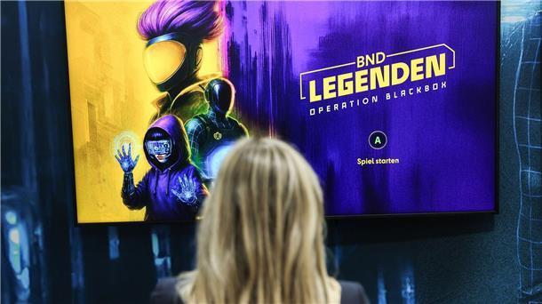 Mit knalligen Farben möchte der BND die Aufmerksamkeit auf das eigene Game lenken.
