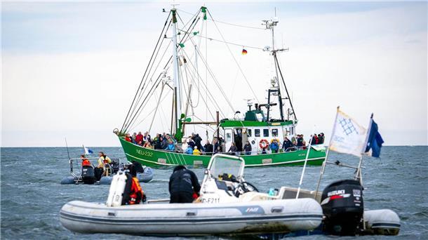 Verlorene Netze geistern durch die Nordsee Mit mehreren Schiffen ist die Organisation auf der Nordsee unterwegs und sucht nach verlorenen Fischernetzen.