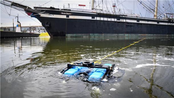 Tauchroboter untersucht „Seute Deern“ Mit Tauchroboter „Sunny“ haben Bremerhavener Studenten die „Seute Deern“ aus der Unterwasserperspektive gefilmt.