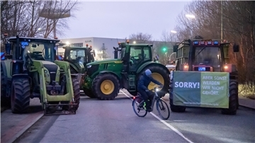 Trecker sperren eine Straße